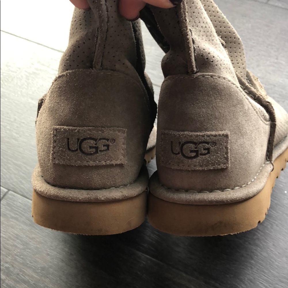 Uggs - Picture 2 of 4